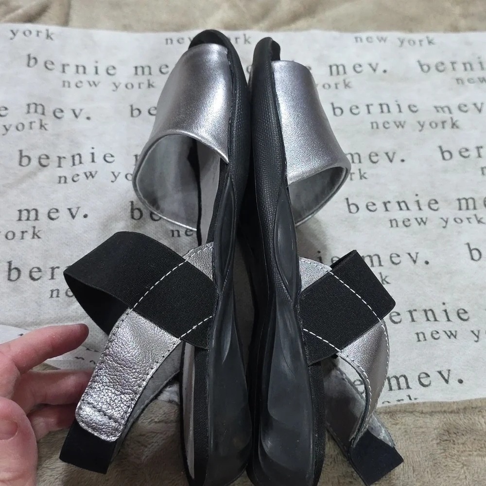 NEW Bernie Mev 